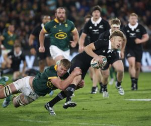 WATCH: Damian McKenzie misses crucial kick as All Blacks lose in Cape Town