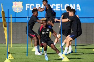 Ghanaian teenage duo Abdul Aziz Issah and David Oduro train with Barcelona first team