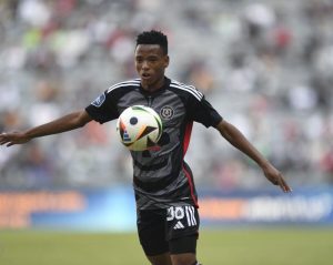 Mofokeng SCREAMER sends Orlando Pirates to dreamland