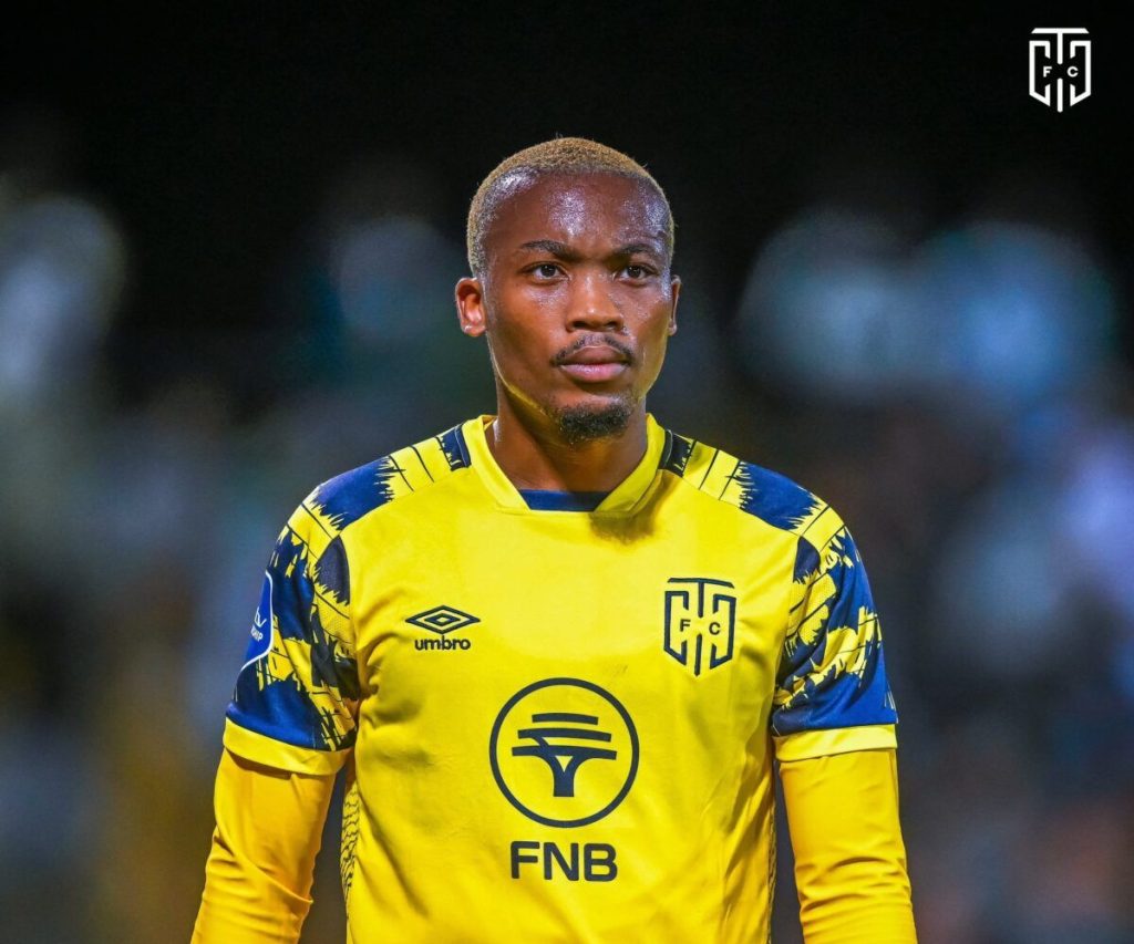 PSL transfer news: Khanyisa Mayo, Percy Tau, Velebayi, Appollis