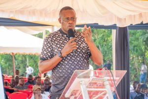 Owalo,PS Tum attend football legend Austin Oduor’s burial